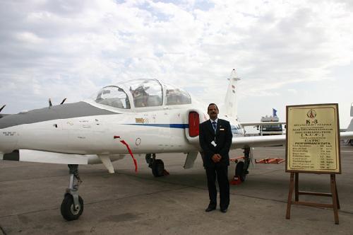 K8E教练机的卓越性能与广泛应用,K8E教练机,卓越性能与广泛应用的航空利器