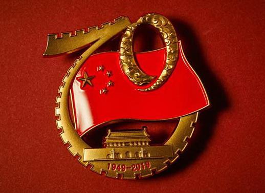 庆祝中国人民解放军建军七十周年阅兵视频的回响与启示，中国人民解放军建军七十周年阅兵视频的回响与启示，荣耀与启示的双重呈现