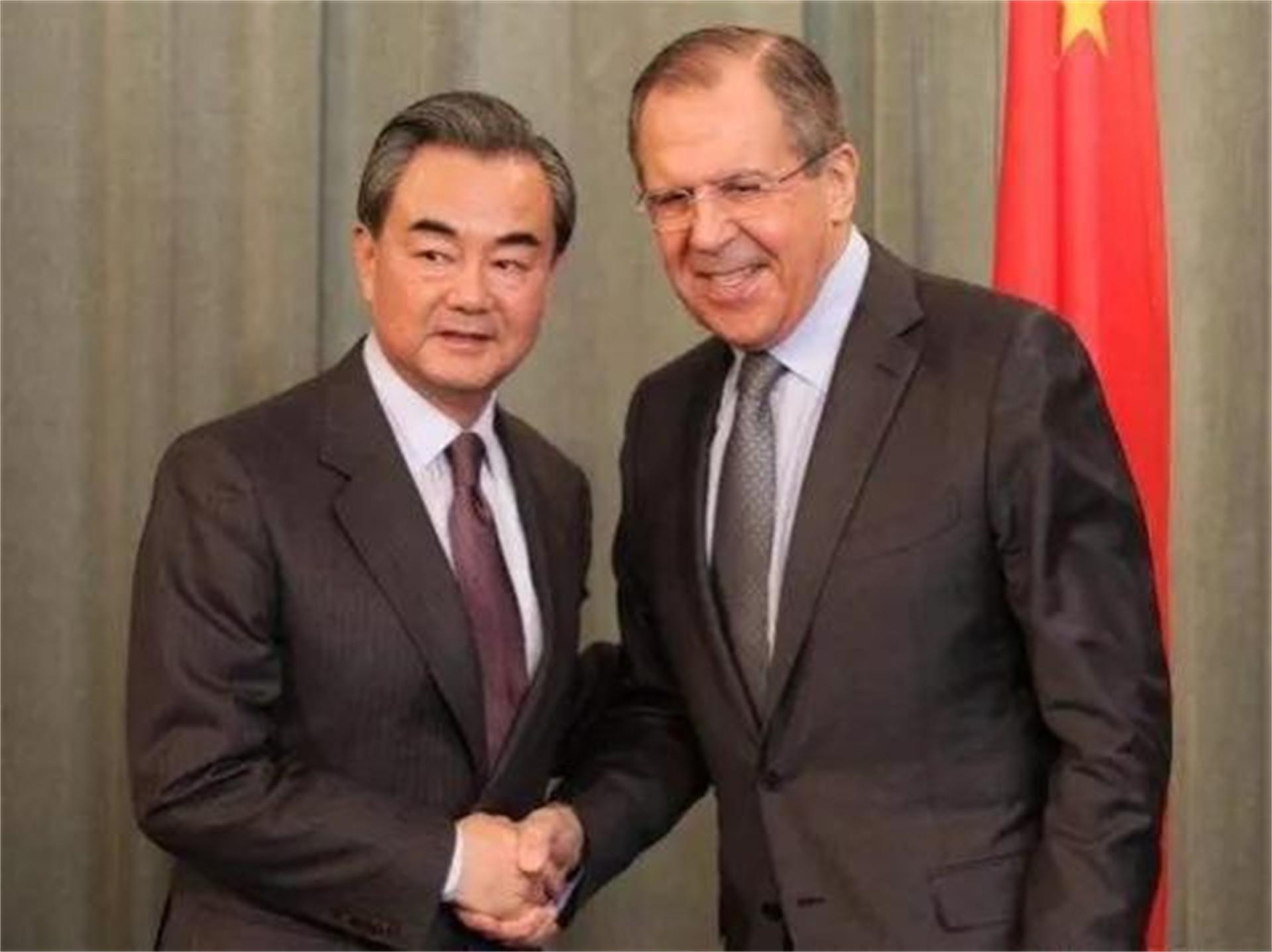 外交部回应以台海军事演练威胁台湾，坚定维护和平与稳定，外交部回应军事演练与台海局势，坚定维护和平稳定，反对以军事演练威胁台湾