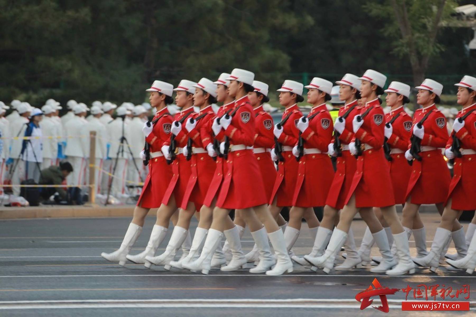 中国女兵方队视频2019，展现新时代巾帼英雄的飒爽英姿，中国女兵方队视频2019，新时代巾帼英雄飒爽英姿展示