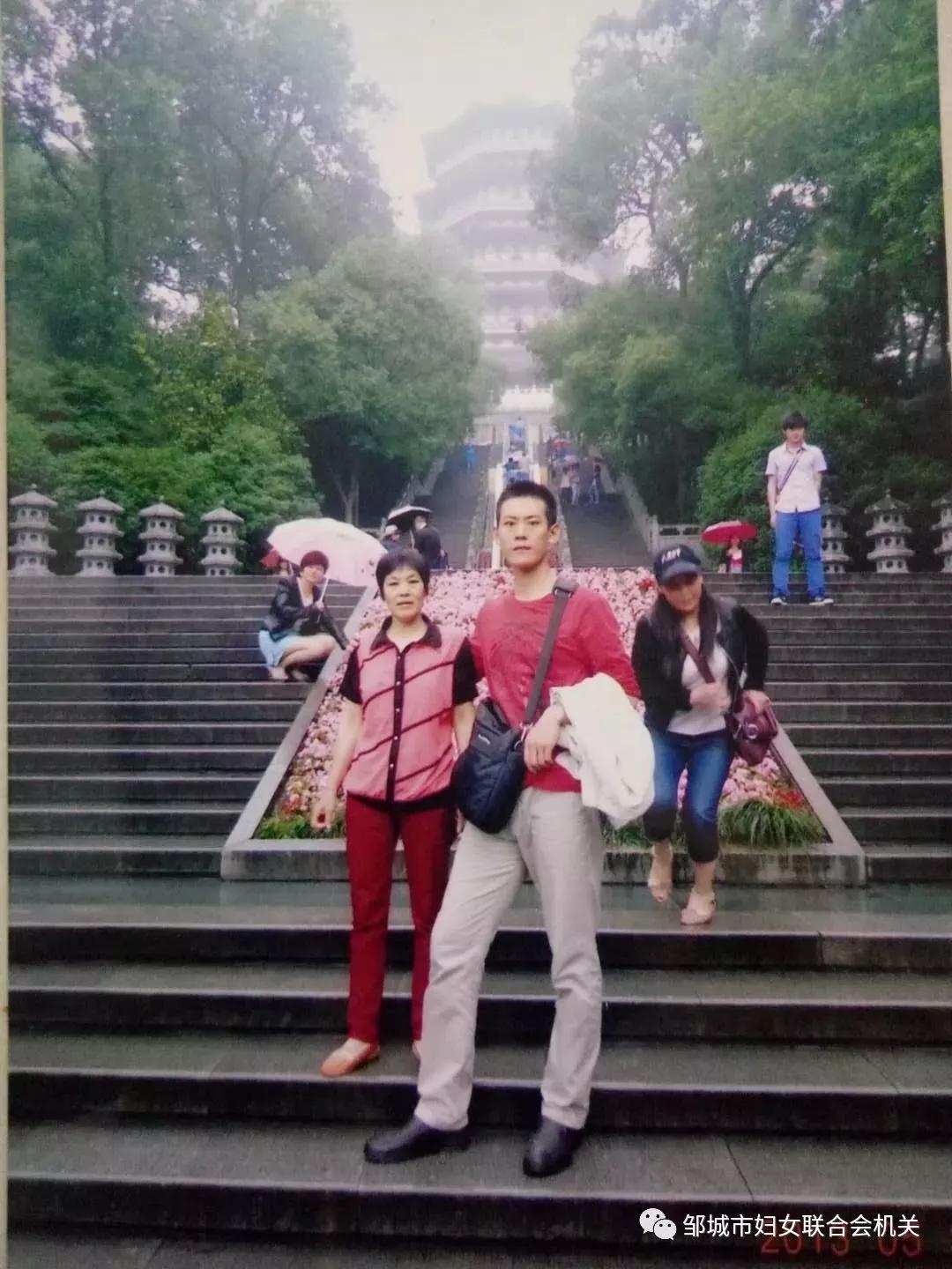 建军节三军仪仗队图片,荣耀与力量的展现,建军节三军仪仗队风采,荣耀与力量的展现