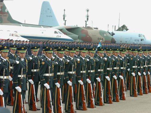 日本自卫队与解放军,两种军事力量的对比与解析,日解军事力量对比,日本自卫队与解放军的较量解析