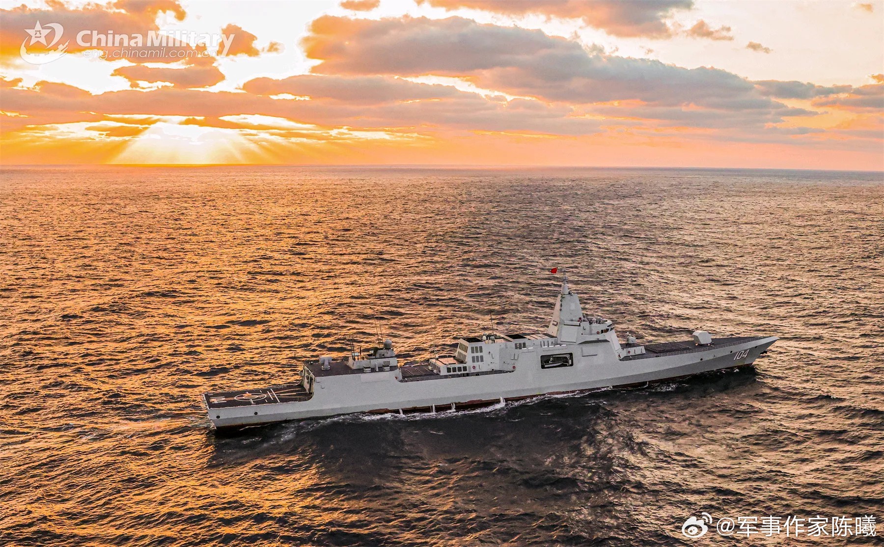 纪念人民海军成立七十周年，探索中国海军新纪元——从人民海军的辉煌历程看055型导弹驱逐舰的崛起，纪念海军成立七十周年，见证中国海军新纪元崛起，聚焦055型导弹驱逐舰的辉煌历程