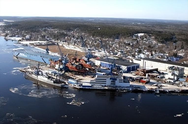 052D型驱逐舰与伯克级驱逐舰的单挑,一场技术与战术的较量,技术与战术的较量,052D型驱逐舰与伯克级驱逐舰的单挑对决