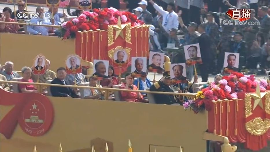 感动瞬间,70年国庆大阅兵中的辉煌与荣耀,感动瞬间,国庆大阅兵中的辉煌与荣耀