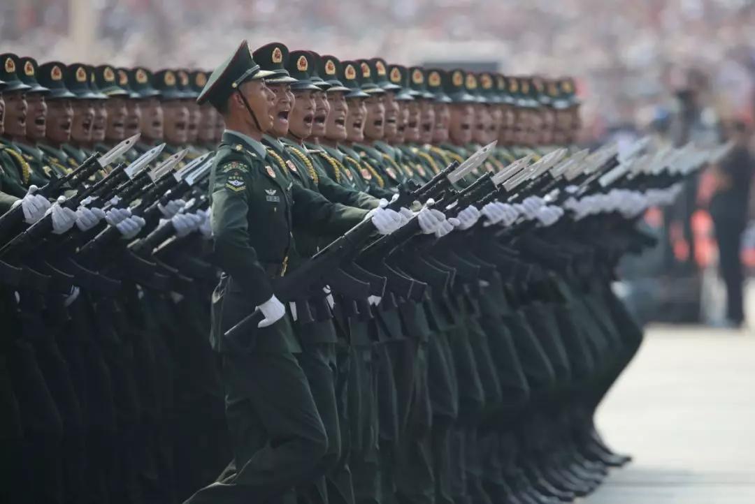 感动瞬间,70年国庆大阅兵中的辉煌与荣耀,感动瞬间,国庆大阅兵中的辉煌与荣耀