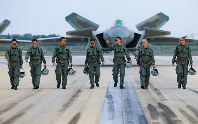 空十五军是中国空军的重要组成部分,下辖多个部队,担负着保卫祖国领空安全的重要任务。本文将介绍空十五军下属的部队情况。,空十五军下属部队介绍,保卫祖国领空的重要力量