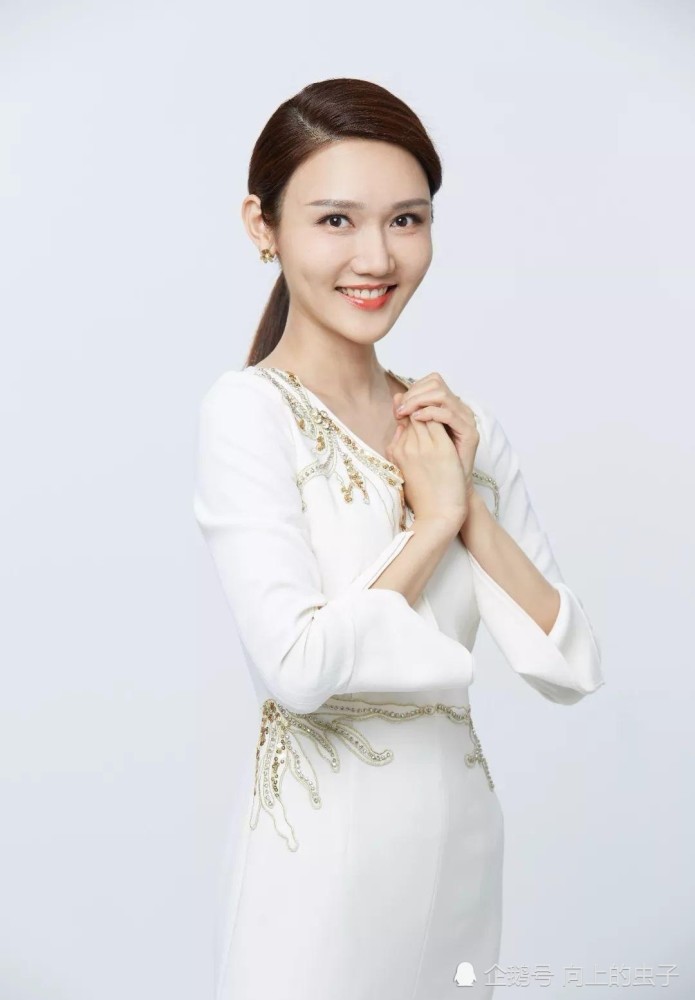 中国最年轻漂亮的主持人，璀璨新星闪耀荧屏，璀璨新星，中国最年轻美丽主持人闪耀荧屏