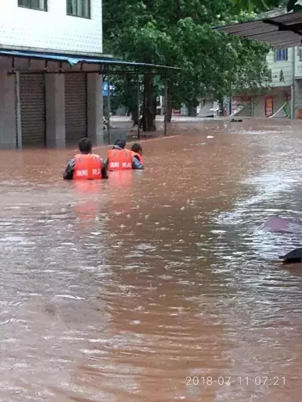 四川多地暴雨，挑战与应对，四川多地暴雨来袭，挑战与应对策略