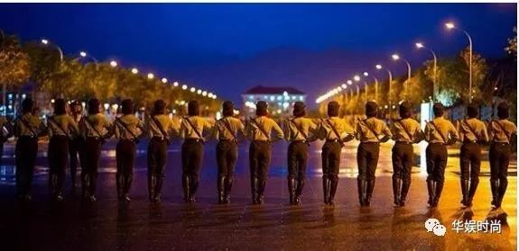 女兵方队，展现女性力量与荣耀的壮丽篇章，女兵方队，展现女性力量与荣耀的辉煌篇章