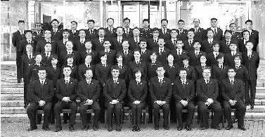 关于吴炳山在新职务上展现领导风范的文章，吴炳山新职务展现卓越领导风范