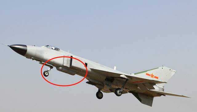 歼-8战斗机服役时间及其历史影响,歼-8战斗机服役历程及其历史影响探究