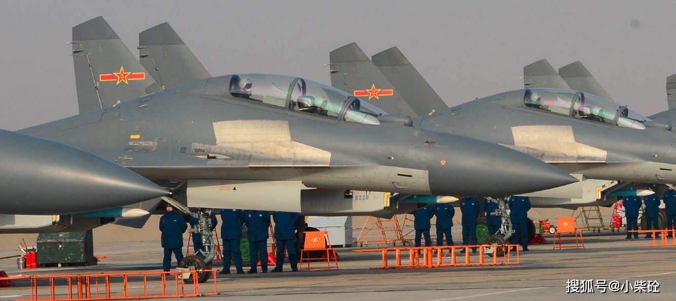 国产歼-16新锐重型战斗机飞行，探索与期待，国产歼-16重型战斗机，飞行探索与未来期待