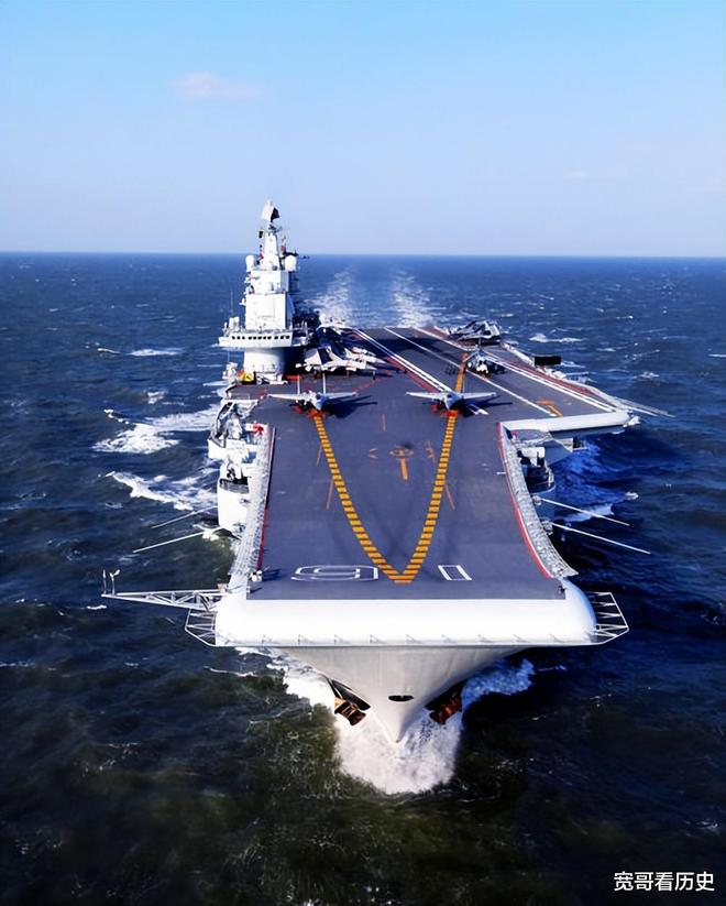 航空母舰一年的费用大概要多少,航空母舰一年费用揭秘,巨额开支究竟有多少?