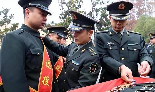 军官转业制度详解,满多少年可以转业?,军官转业制度详解,服役年限与转业资格要求介绍