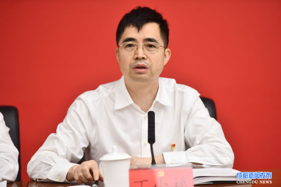 丁小斌，独臂之力，无限之可能，独臂之力，丁小斌的无限可能之旅