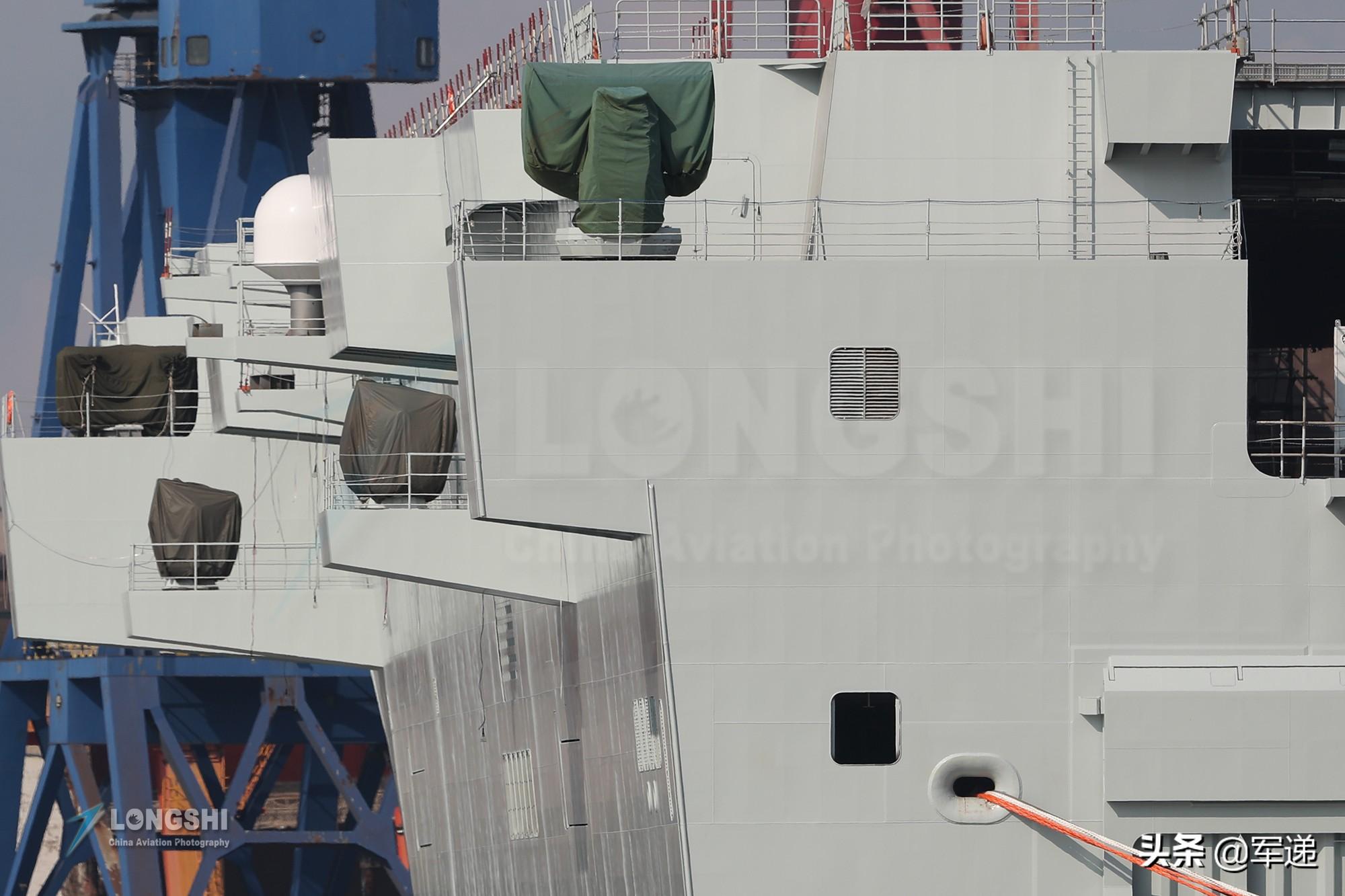 揭秘中国海军的骄傲，075型两栖攻击舰的最大排水量，揭秘中国海军的骄傲，075型两栖攻击舰最大排水量揭秘