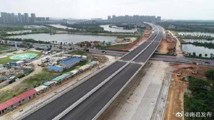 最新消息，今日通车——城市发展的速度与生活的便利，今日通车，城市发展的速度与生活的便利同步提升