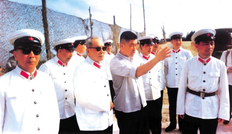 海军司令员叶飞上将,英勇无畏,铸就海军荣耀,海军司令员叶飞上将,铸就英勇海军荣耀的传奇人物