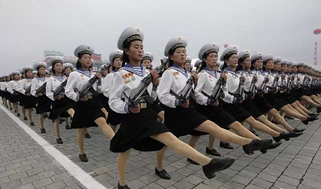 阅兵女兵,关于脚臭的误解与真实,阅兵女兵,脚臭的误解与真相揭秘