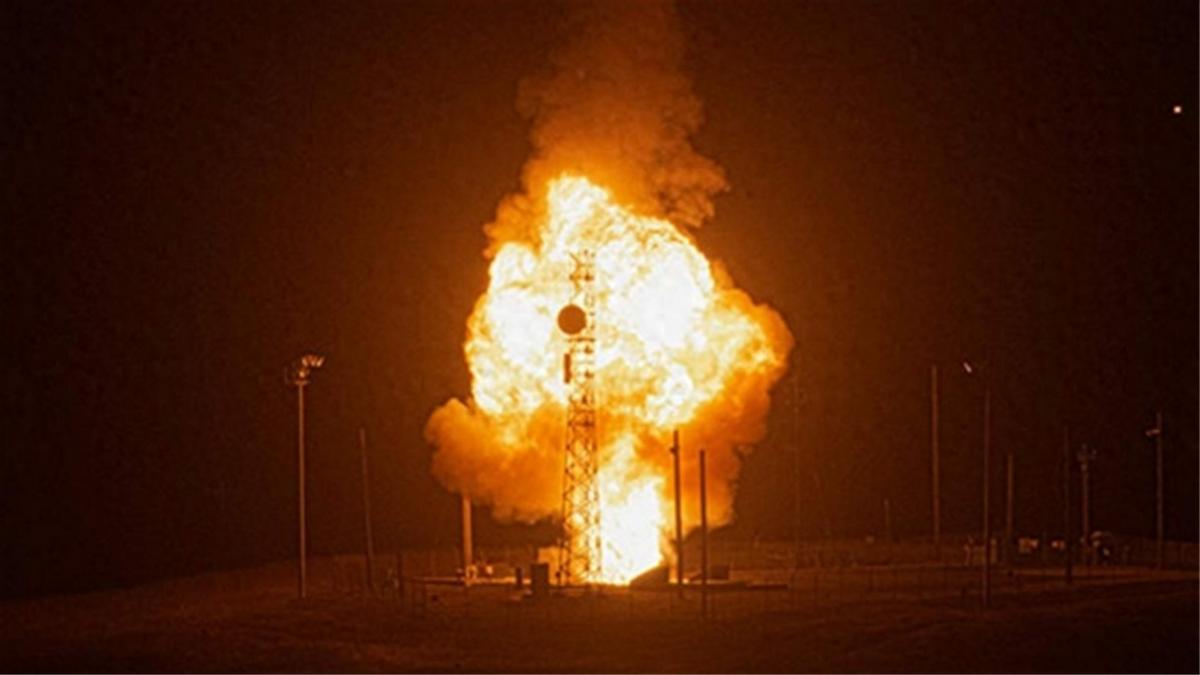 航母为什么从16号开始，探究其背后的历史与现实原因，航母命名背后的历史与现实原因，揭秘为何从十六号开始？