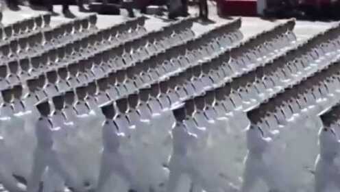 阅兵方阵走路视频,展现军威与荣耀的瞬间,阅兵方阵威武行走,瞬间展现军威与荣耀