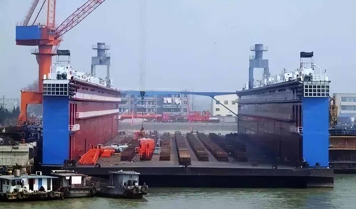 国产航母分段合拢，中国海军新时代的里程碑，国产航母分段合拢，中国海军新时代的里程碑