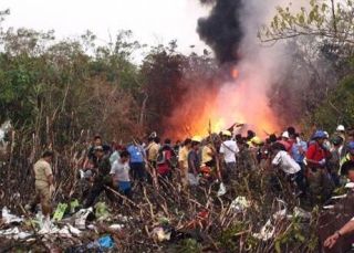 94西安空难,村民哄抢旅客物品事件深度剖析,94西安空难后村民哄抢旅客物品事件深度解析与反思