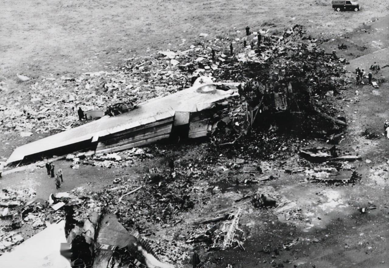 94西安空难,村民哄抢旅客物品事件深度剖析,94西安空难后村民哄抢旅客物品事件深度解析与反思