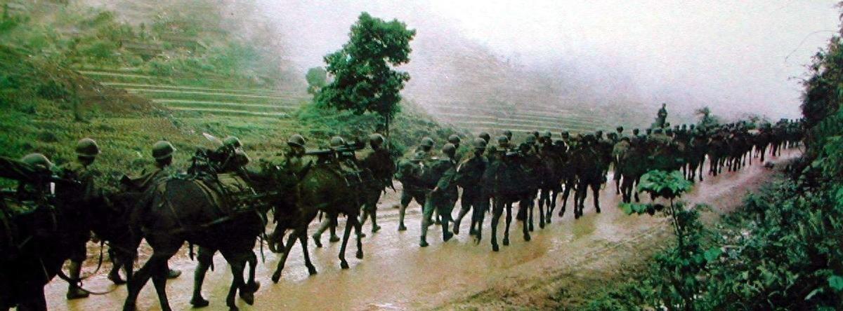 独臂将军丁晓兵,逆境中的英勇传奇,独臂将军丁晓兵,逆境中的英勇传奇人生