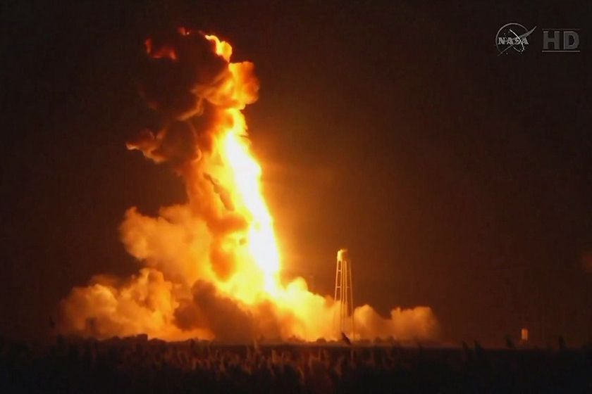 回望历史,探究1986年美国火箭爆炸事件,回望历史,揭秘1986年美国火箭爆炸事件真相