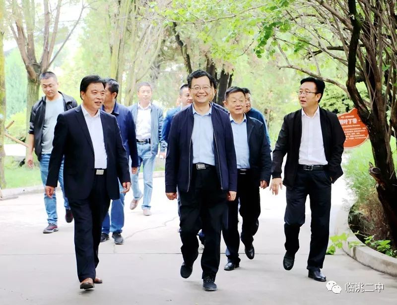 一肖拖一肖二中二中的组合方式与数量解析,一肖拖一肖二中二中组合方式与数量深度解析