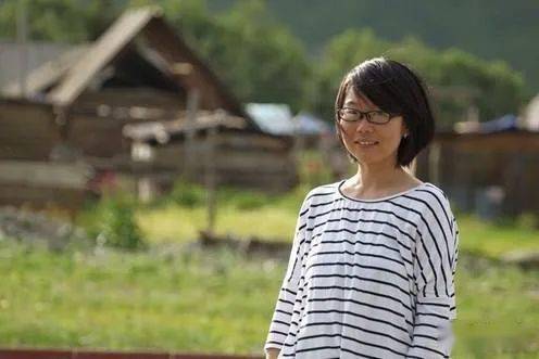 世界新闻报驻阿根廷记者李娟，记录时代变迁的笔锋，世界新闻报驻阿根廷记者李娟，记录时代变迁的笔触