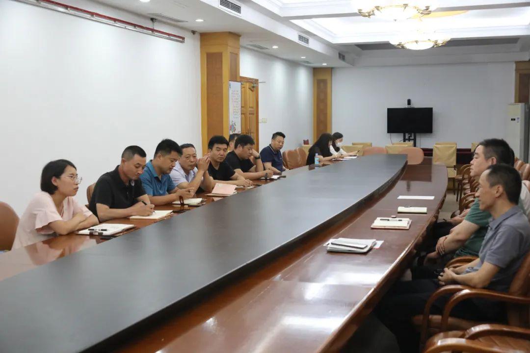 军旅主题图片大全集,荣耀与牺牲的象征,军旅主题图片集,荣耀与牺牲的永恒象征