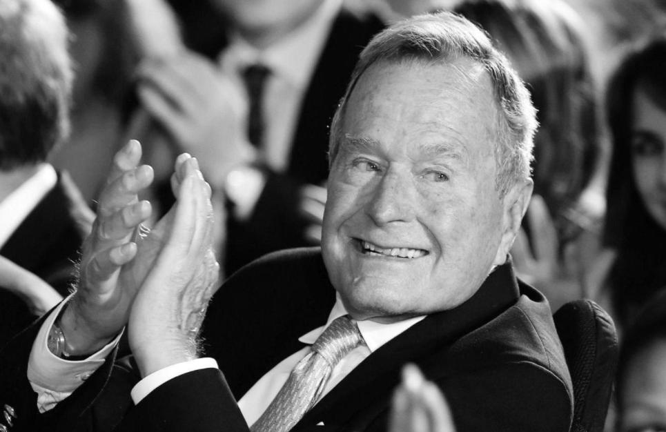 国葬仪式中的抬棺与仪仗队,一种国家荣誉的象征,国葬仪式,抬棺与仪仗队——国家荣誉的象征