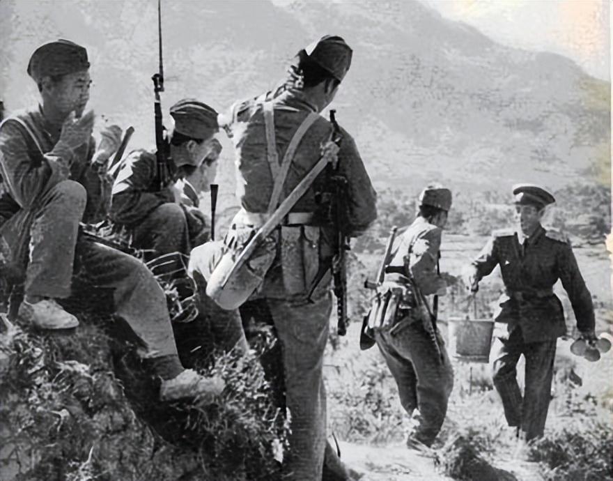 常服军大衣,一种荣耀与责任的象征,常服军大衣,荣耀与责任的标志