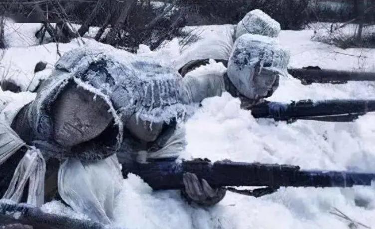 长津湖冰雕连唯一的生存者，历史见证下的英雄传奇，长津湖冰雕连唯一幸存者的英雄传奇