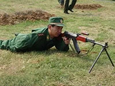 感动中国人物——丁晓兵,一位英勇无畏的军人典范,英勇无畏的军人典范——感动中国人物丁晓兵