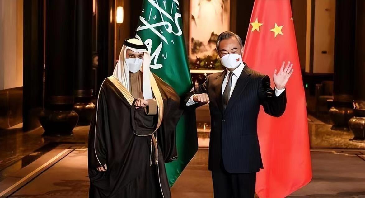 伊朗千亿投资中国武器,深化合作与战略互信的新篇章,伊朗对华千亿投资深化武器合作,开启战略互信新篇章