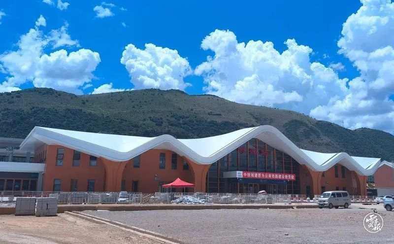 昆明舰的级别，揭示中国海军强大力量的冰山一角，昆明舰级别揭秘，冰山一角下的中国海军强大力量