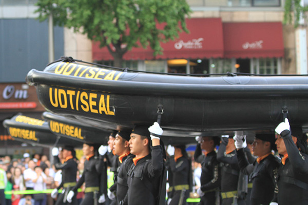 海军仗队阅兵仪式，荣耀与力量的展现，海军仗队阅兵仪式，荣耀与力量的汇聚时刻