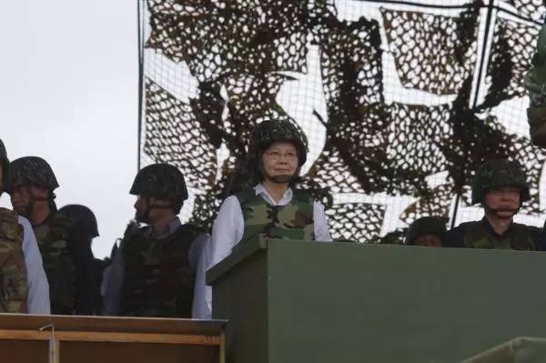 军事频道中的杜季蔚，一位军事传播领域的杰出人物，杜季蔚，军事传播领域的璀璨明星