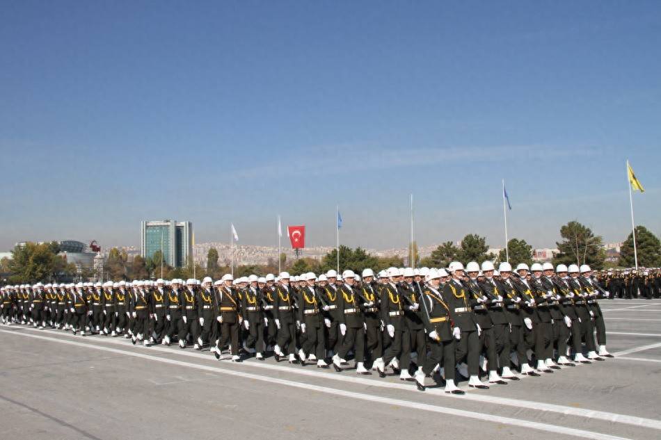 世界最好的阅兵国家，多元传统与现代军威的交融，多元传统与现代军威的交融，全球阅兵典范国家展示