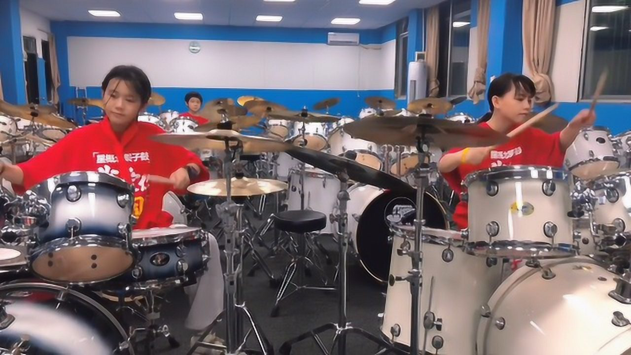 架子鼓与中国人民志愿军军歌，鼓声中的历史回响，架子鼓与军歌，鼓声中的历史共鸣