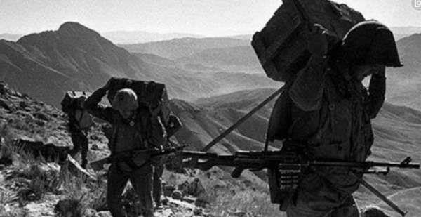 老兵不可以欺负新兵,尊重与团结的力量,尊重与团结的力量,老兵不应欺负新兵