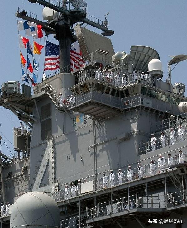 黄蜂级两栖攻击舰的退役时间,考量因素与未来展望,黄蜂级两栖攻击舰的退役考量与未来展望