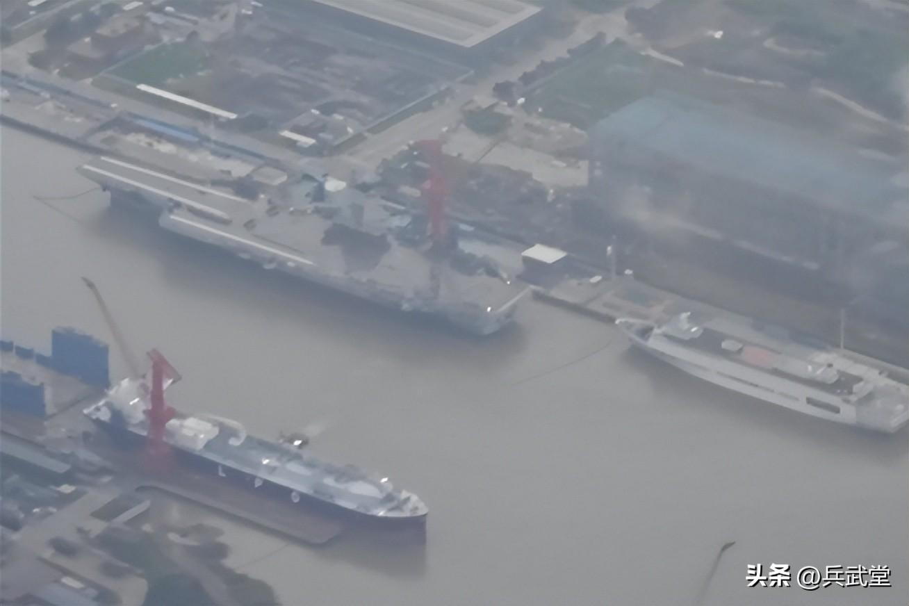 福建舰女舰长,破浪前行的巾帼英雄,福建舰女舰长,破浪前行的巾帼英雄传奇