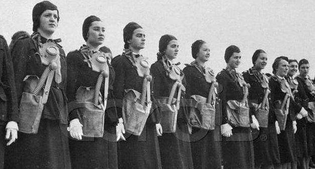 女兵裙子的作用，超越传统认知的军事装备分析，女兵裙子的作用，军事装备分析，超越传统认知的探讨