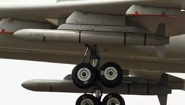 探索长剑20巡航导弹，图片与解析，长剑-20巡航导弹深度解析，图片与特点探究