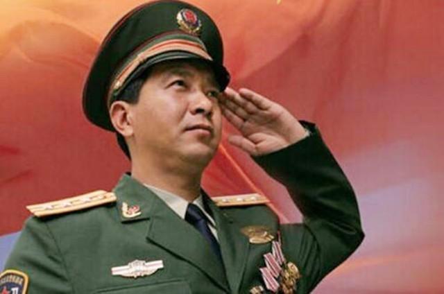 武警部队任免公示丁晓兵，新时代军队建设的领导力重塑，武警部队新任领导丁晓兵，领导力重塑助力新时代军队建设